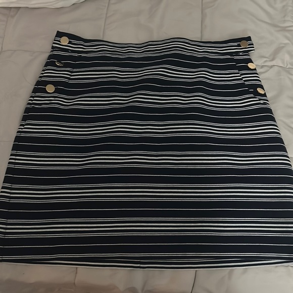 Loft Skirt - Picture 1 of 3